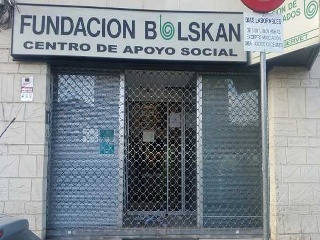 Local comercial en C/ Arnal Cavero  9