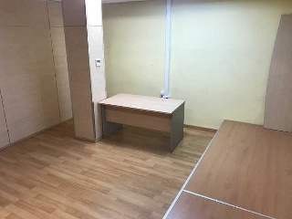Local comercial en C/ Arnal Cavero  12