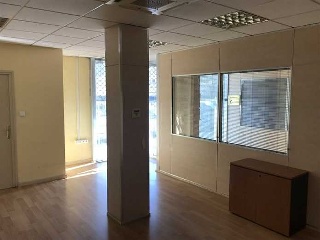 Local comercial en C/ Arnal Cavero  13