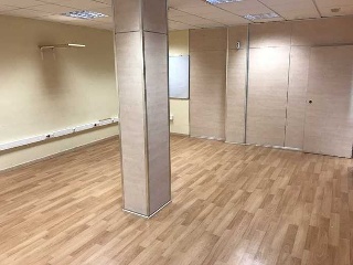 Local comercial en C/ Arnal Cavero  15