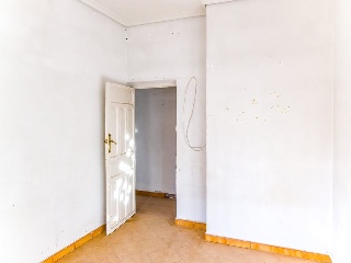 90008-0001 38