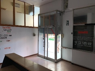 Local en Rd Francesc Macia 11