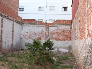 Solar en C/ Gerardo Laguia 15