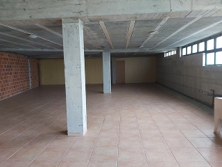 Locales en C/ Andrés Pérez Soto 32