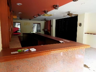 Locales en C/ Castell D´Aro 20