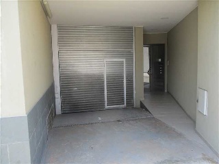 Pisos y garajes en C/ Raval 8