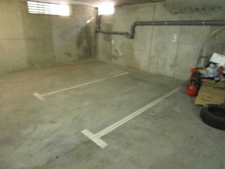 Pisos y garajes en C/ Raval 12