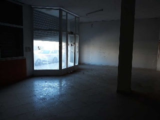 Local en Av Villena 27