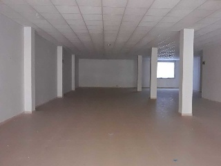 Local en Av Villena 38