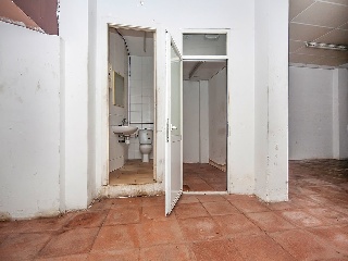 Local en C/ Francesc Moragas 18