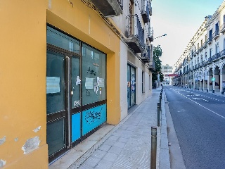 Local en Av de les Voltes 32