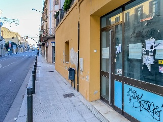 Local en Av de les Voltes 33