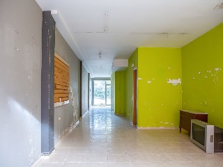 Local en Av. Pau Casals 26