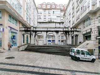 Locales en C/ Eduardo Iglesias, Vigo (Pontevedra) 46