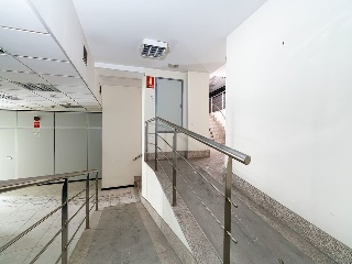 Locales en C/ Eduardo Iglesias, Vigo (Pontevedra) 57