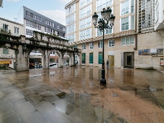 Locales en C/ Eduardo Iglesias, Vigo (Pontevedra) 81
