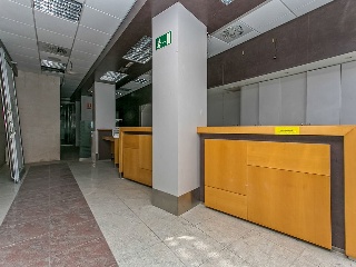 Local comercial en C/ Mossen Jacint Verdagues 10