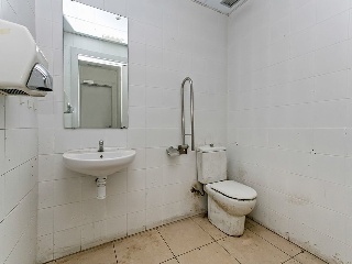 Local comercial en C/ Mossen Jacint Verdagues 29