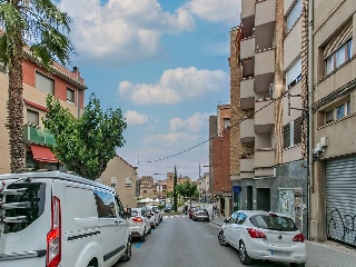 Local comercial en C/ Mossen Jacint Verdagues 31