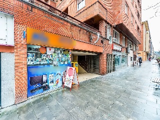 Local en Av Navarra  19