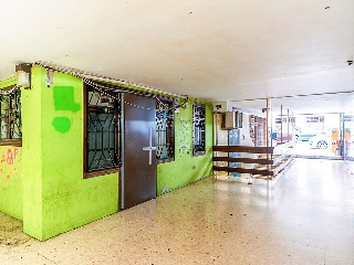 Local en Av Navarra  23