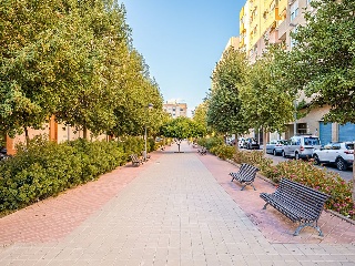 Local en C/ Javea, Alicante 48