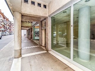Local comercial en Av Catalunya 2