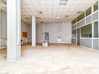 Local comercial en Av Catalunya 13