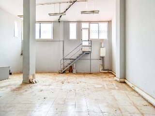 Local comercial en Av Catalunya 18