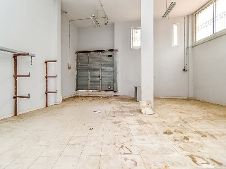 Local comercial en Av Catalunya 19