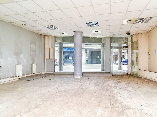 Local comercial en Av Catalunya 26