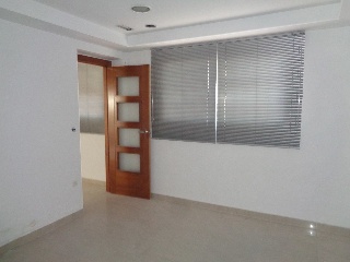 Vivienda y Local en Pz Hispanidad (edif. Chacolines) 12