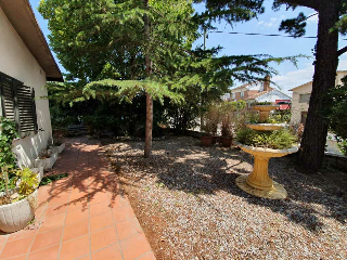Chalet independiente en C/ Cadí 24