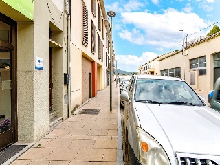Locales, garajes y trasteros en Av President Companys 20