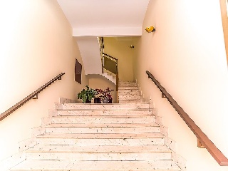 61989-0001 64