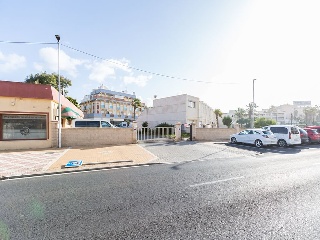 Locales en Av Las Gaviotas 49