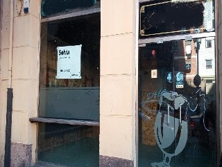 Local en venta en Oviedo de 179  m²