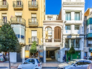 Local en venta en Reus de 275  m²