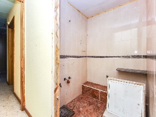 Local en Av Prat de la Riba  15