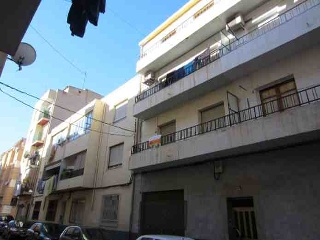 Plazas de Garaje y Trasteros en C/ Sancho Medna 17