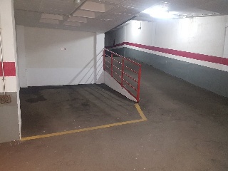 Plazas de Garaje y Trasteros en C/ Sancho Medna 25