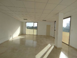 Conjunto de oficinas y plazas de garaje en Av Las Golondrinas 14