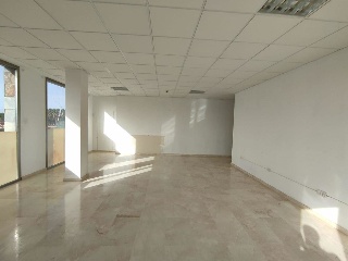 Conjunto de oficinas y plazas de garaje en Av Las Golondrinas 20