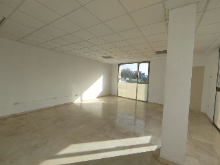 Conjunto de oficinas y plazas de garaje en Av Las Golondrinas 23