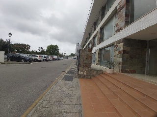 Conjunto de oficinas y plazas de garaje en Av Las Golondrinas 27