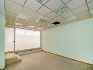 Locales en C/ Menendez Pelayo, Vic 18