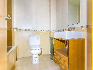 Promoción de viviendas con garajes y trasteros en Bell-lloc d´Urgell 38