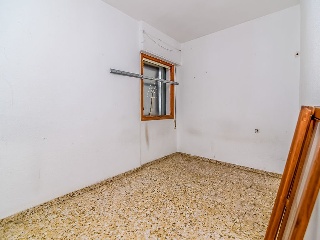 Piso en C/ Saavedra Fajardo 19