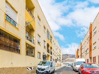 Piso con garaje en C/ Río Jándula 9