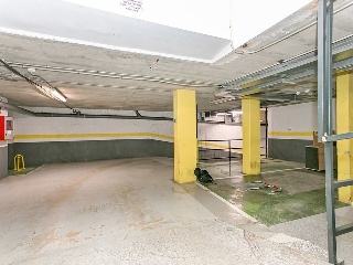 Piso y Garajes en C/ Saragossa, Barcelona 32